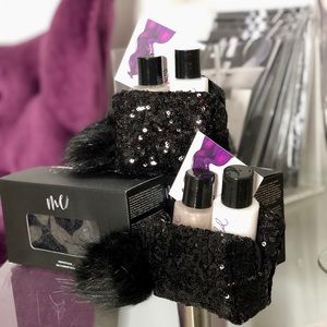 FREE GIFT WITH PURCHASE